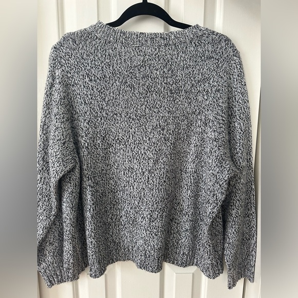 H&M Divided Sweater - Picture 3 of 3